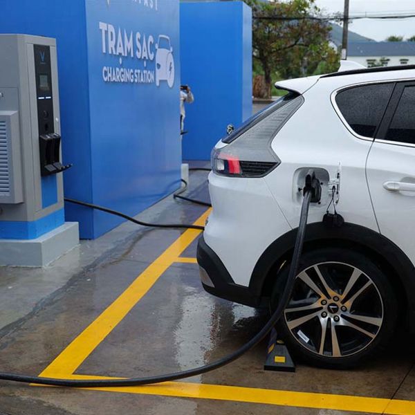 Dịch Vụ Trạm Sạc Xe Điện VinFast